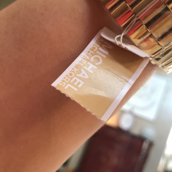 MK WATCH - Picture 5 of 5